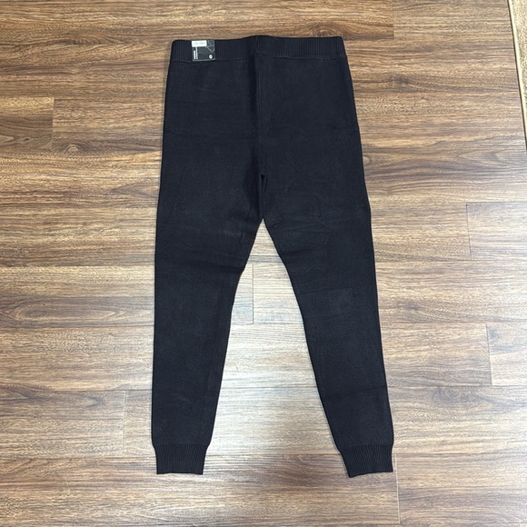 BNWT Torrid Black Sweater Leggings -Full Length- Size 0
069 - Picture 4 of 7
